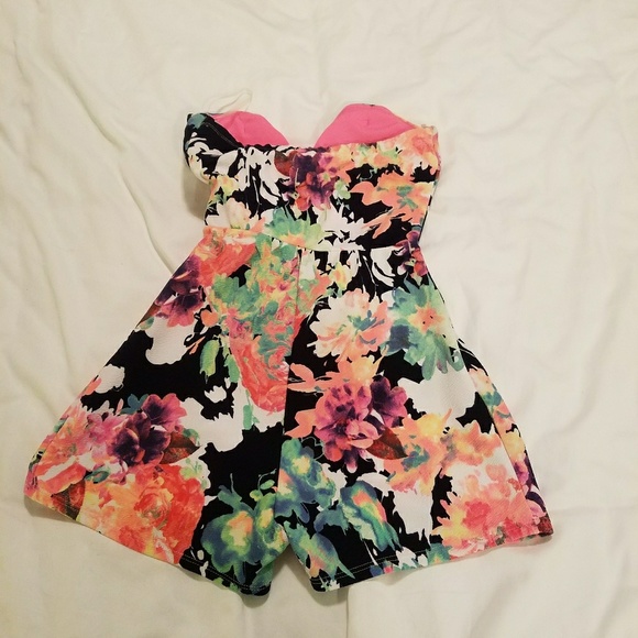 🏵Floral Print Romper🏵 - Picture 4 of 4